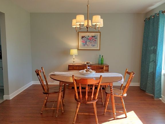 5th image of 677 N Wren Ave