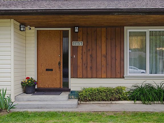 3rd image of 11757 Carr St