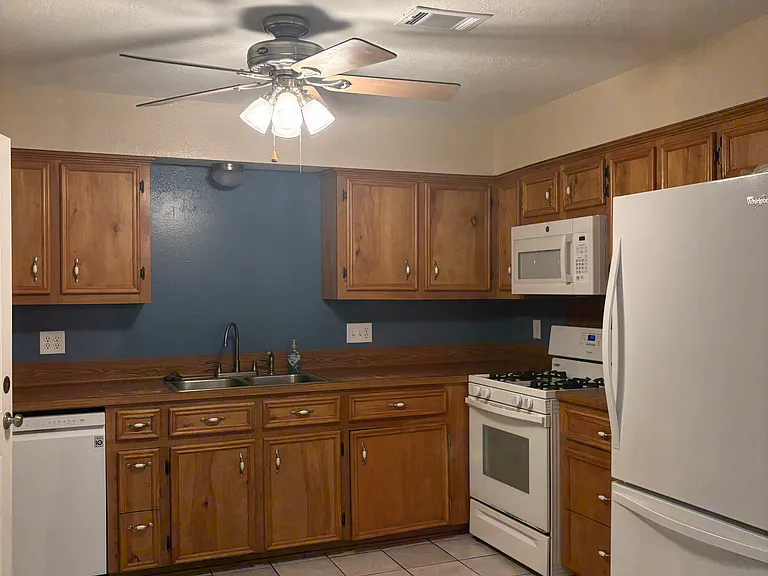 4111 Shawnee Cir — Photo 12