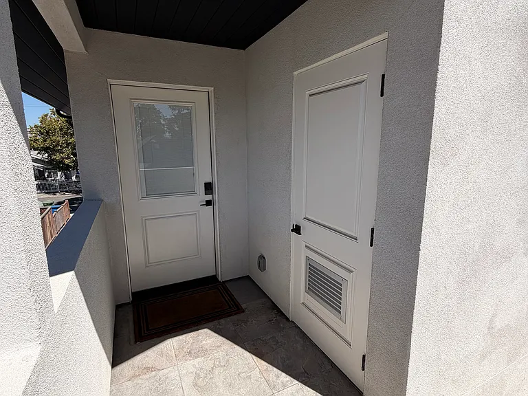 337 Irving Ave #B — Photo 9