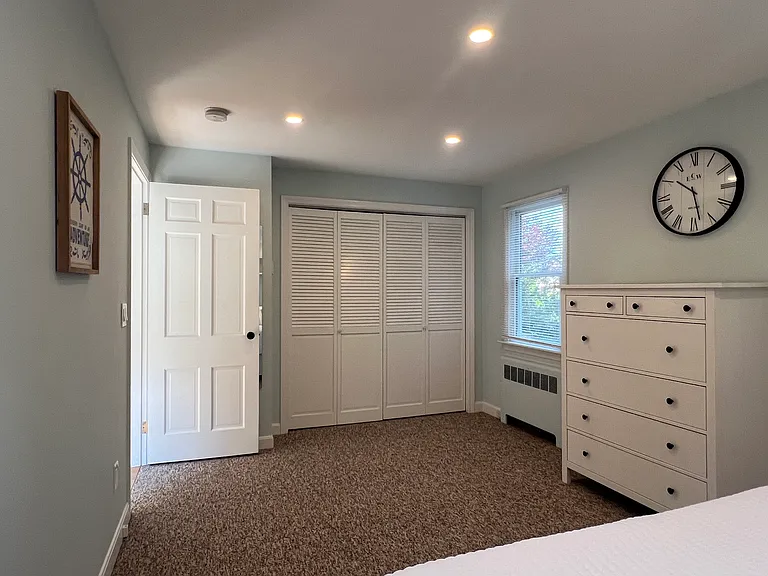 629 E Main Rd — Photo 15