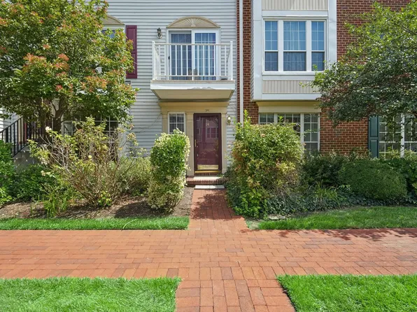 14 Walnut St, Jersey City, NJ 07305