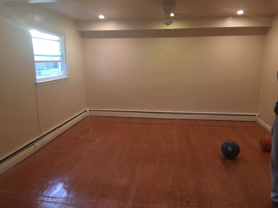 2nd image of 1640 Haight Ave