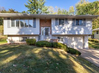 2175 Orchard Dr, Dubuque, IA 52001