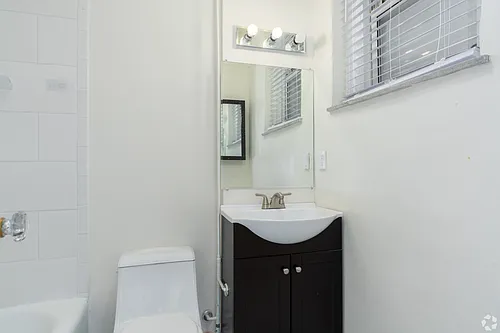 6300 N Rosebury Ave #1S Photo 1
