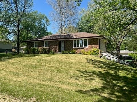 4th image of 332 Lincoln Dr