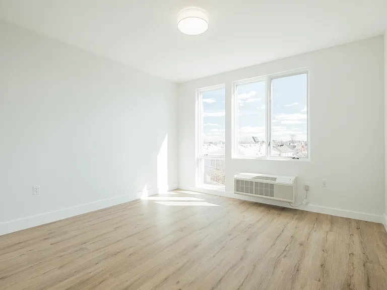 67 Martin Luther King Blvd #204 — Photo 18