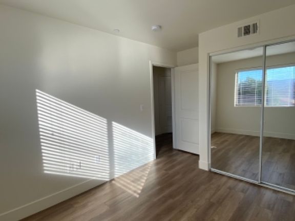 4th image of 11312 Huston St #6