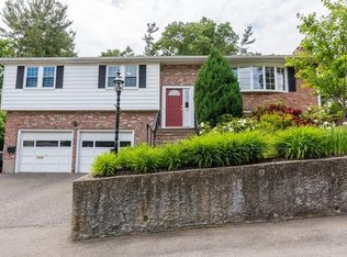 14 Laurie Ln, Dedham, MA 02026