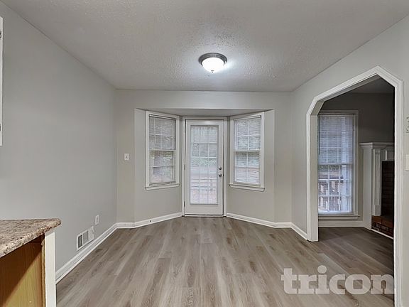 5th image of 91 Stratford Dr
