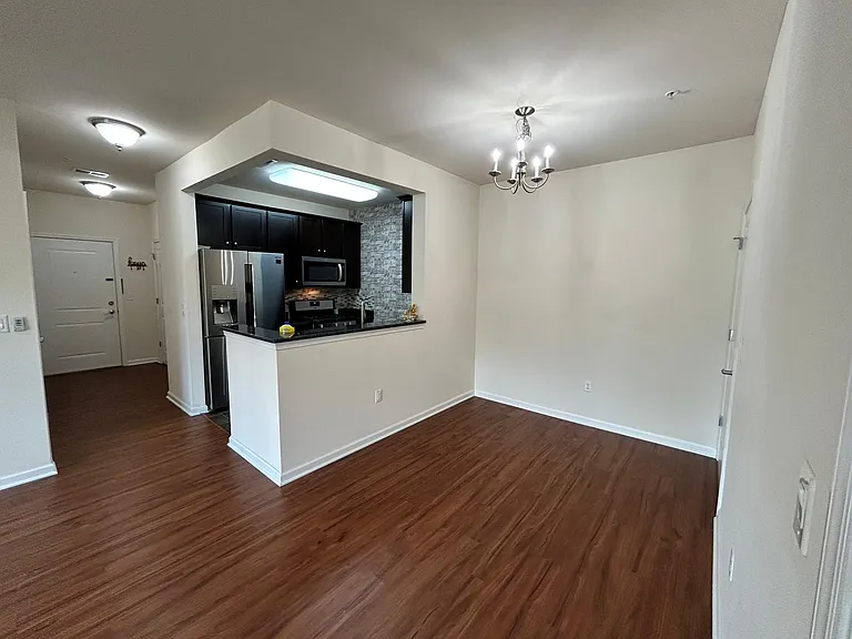 826 Strassle Way — Photo 28