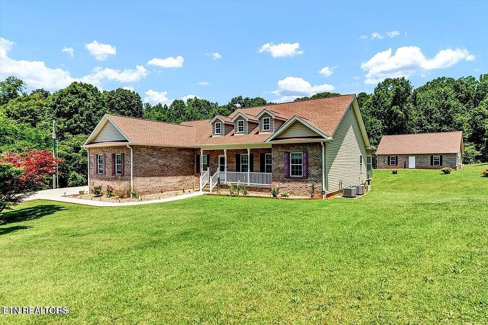 1st image of 1721 N Parkridge Dr