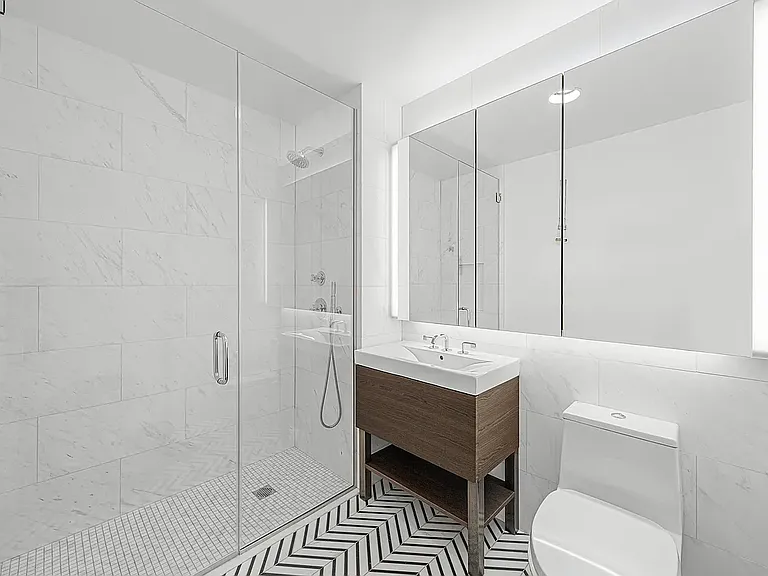 100 Avenue A #4D — Photo 4