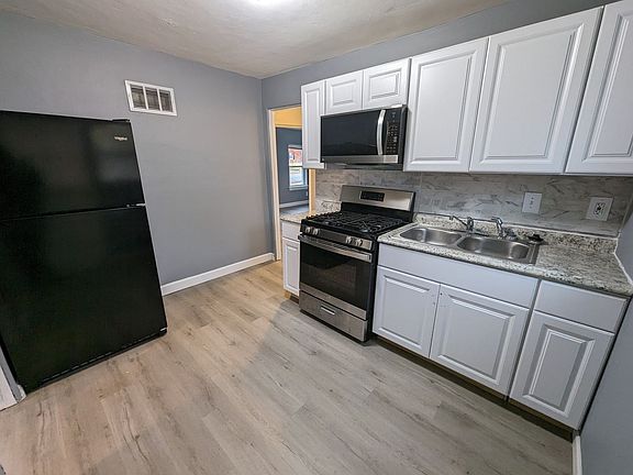 2nd image of 7884 Wayne Ave