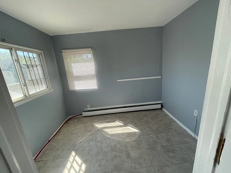 265 Prospect St — Photo 9