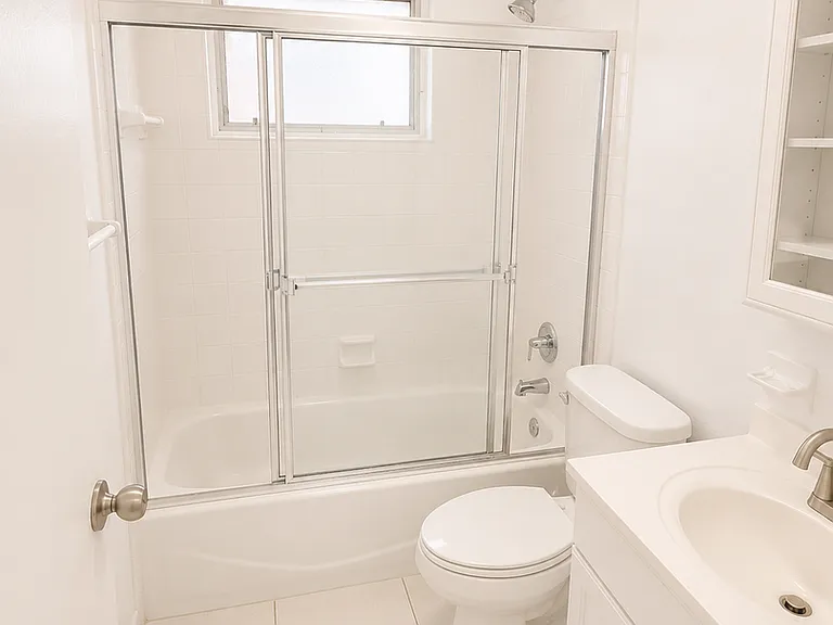 3609 Polk St — Photo 7