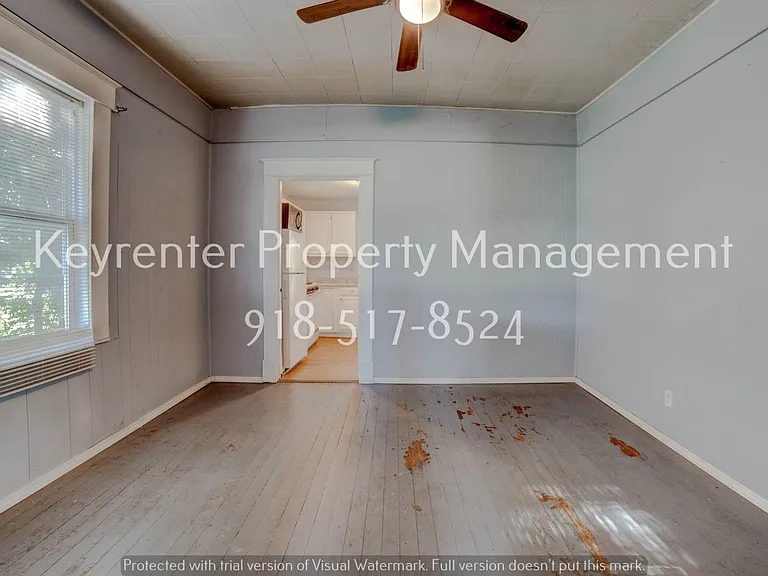 E 4th Street Duplex — Photo 9