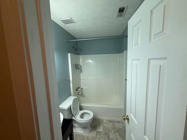 1890 Hampton Walk Ct — Photo 20