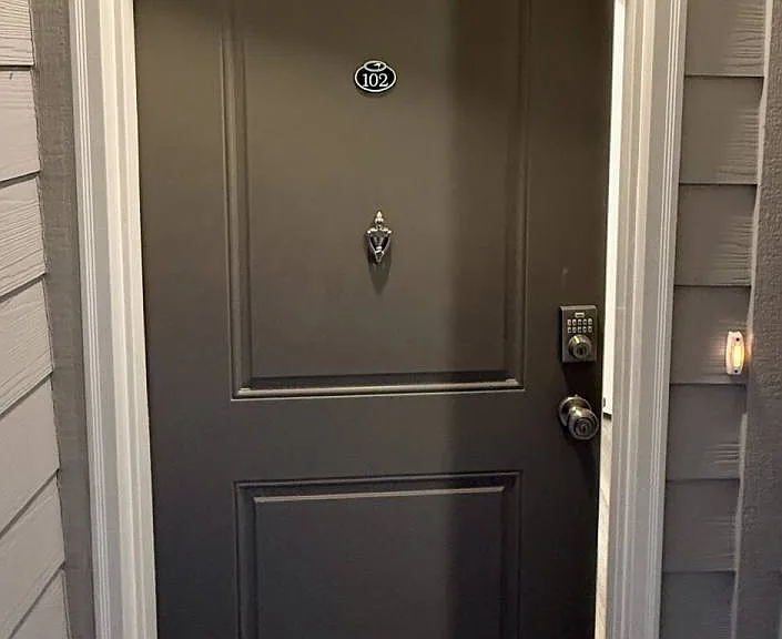 188 Gallery Dr — Photo 2