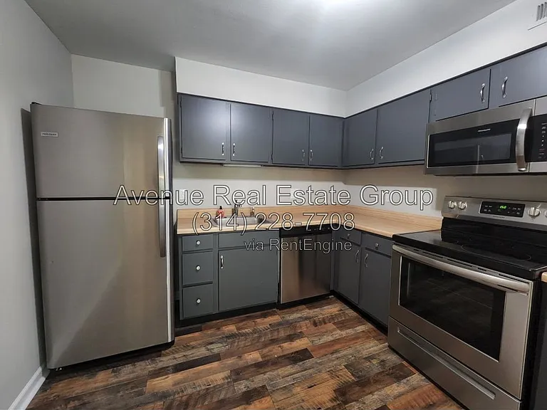 708 Ridgeside Dr — Photo 9