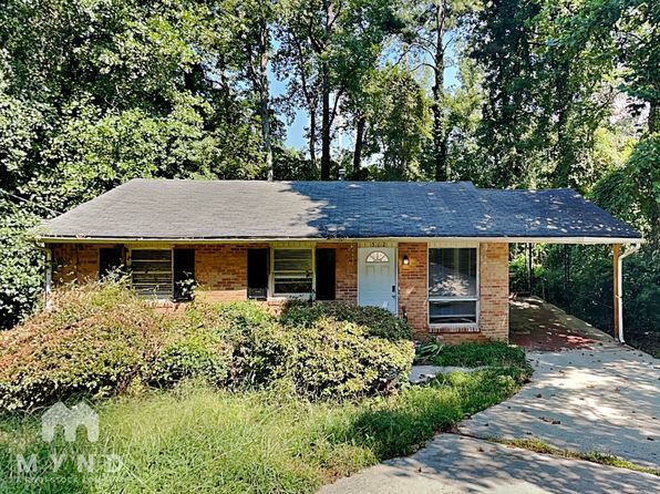 502 Fairlane Cir NW