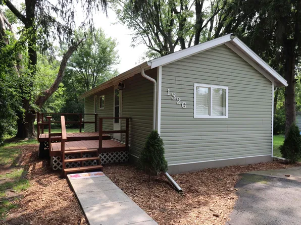 1326 E Road One St, Edgerton, WI 53534