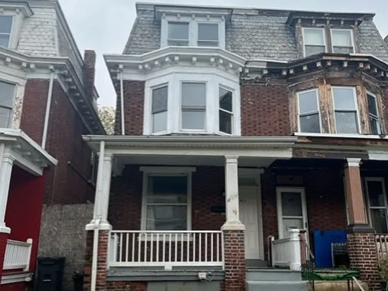 2453 Reel St — Photo 1