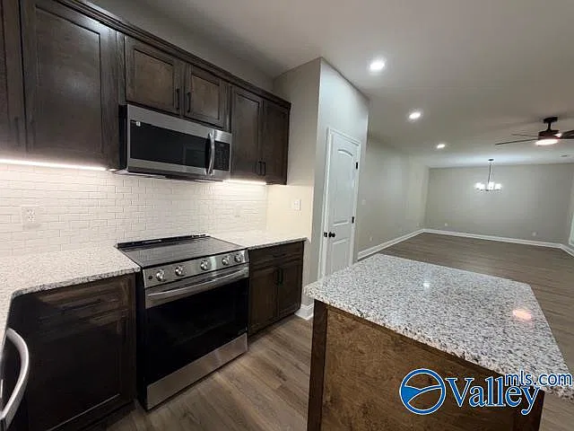 3 bed, 1500 sqft, $1,700 — Photo 4