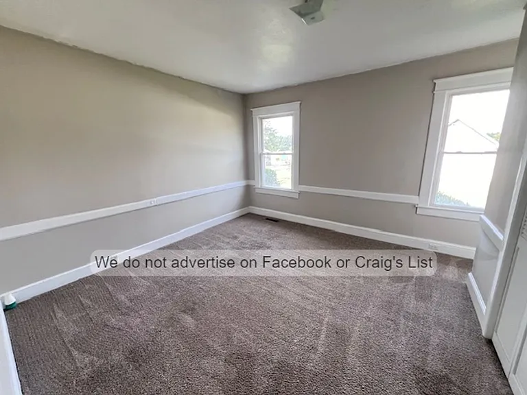 507 W D St — Photo 7