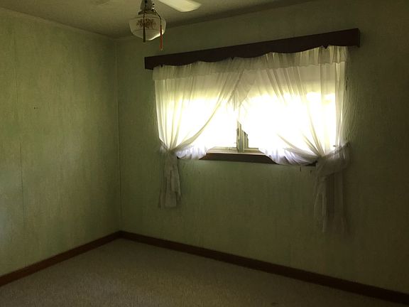 3rd image of 202 S Herrington St