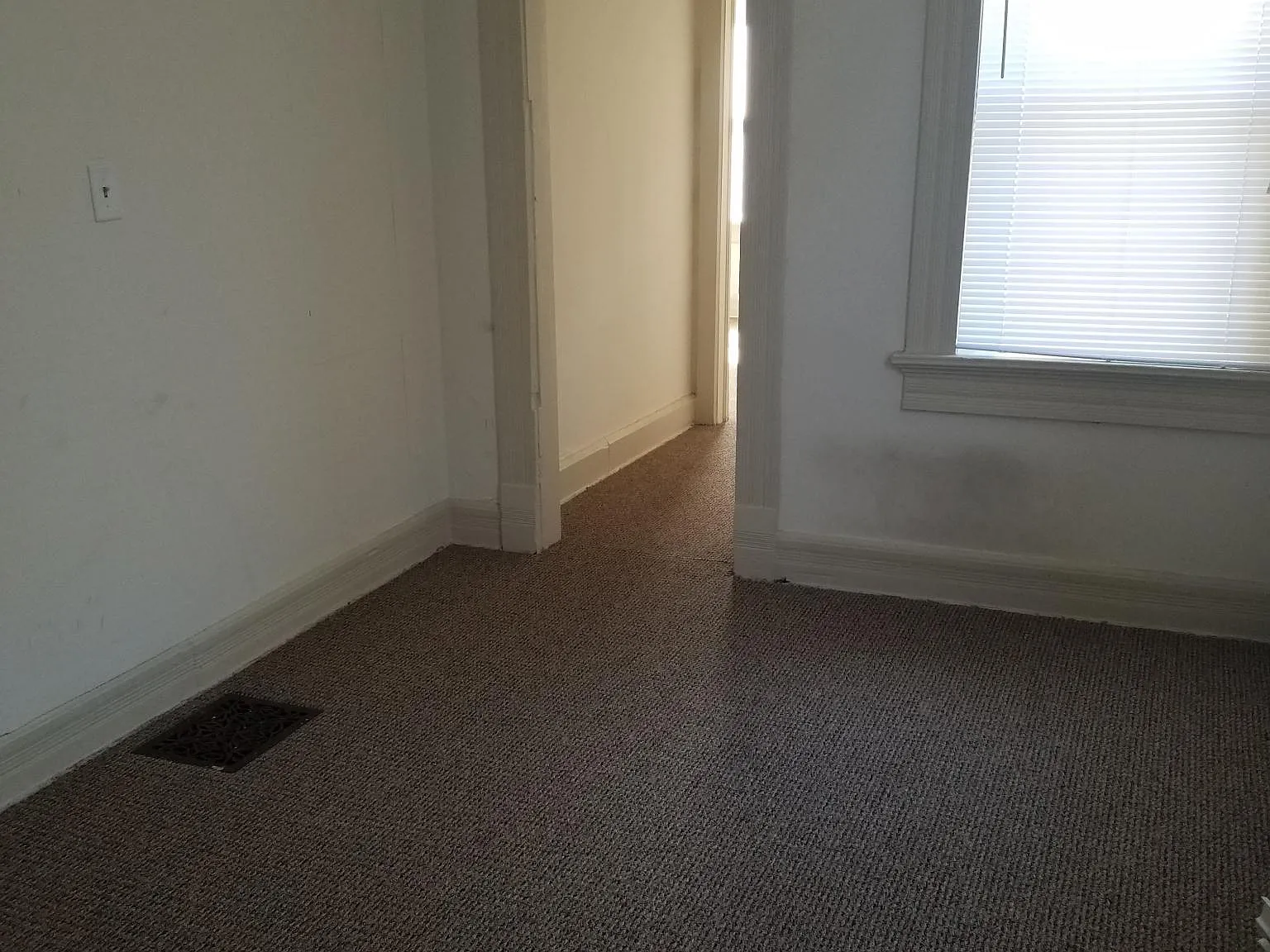 1 bed, 700 sqft, $975 — Photo 3
