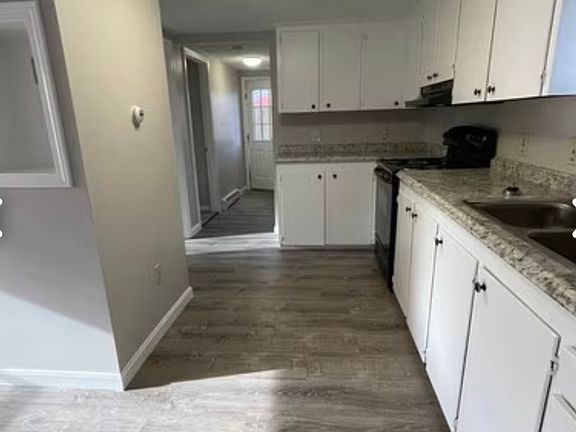 5th image of 73 Chambers Ave Unit 1