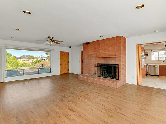 4th image of 409 Aldwych Rd