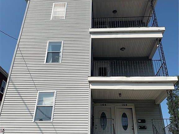 4th image of 164 Waterman Ave