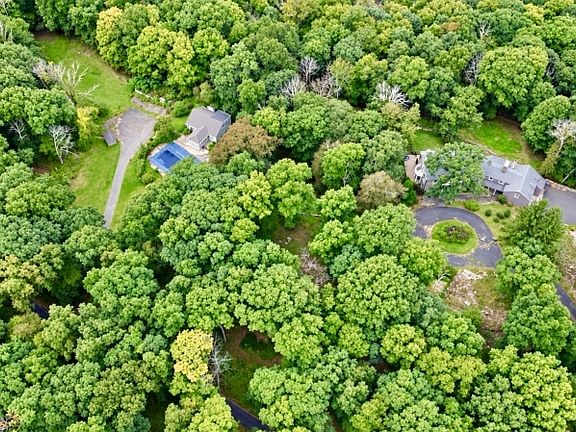 3rd image of 389 Green Rd