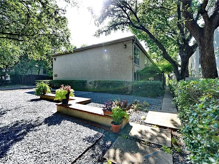 4431 Travis St #107 — Photo 1