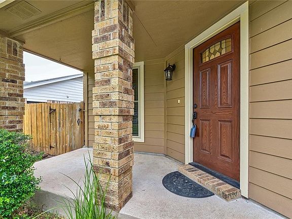 3rd image of 2601 N Walker Dr