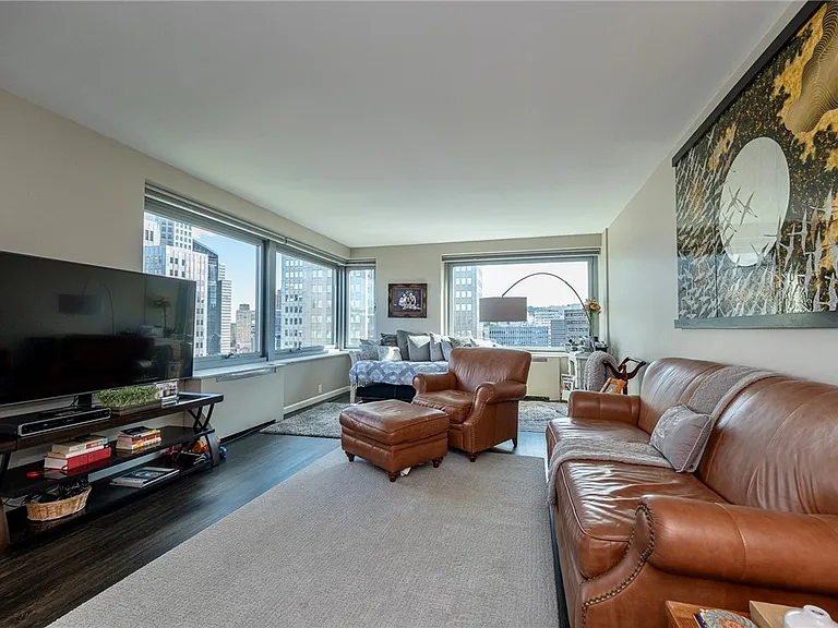 320 Fort Duquesne Blvd #19L — Photo 13