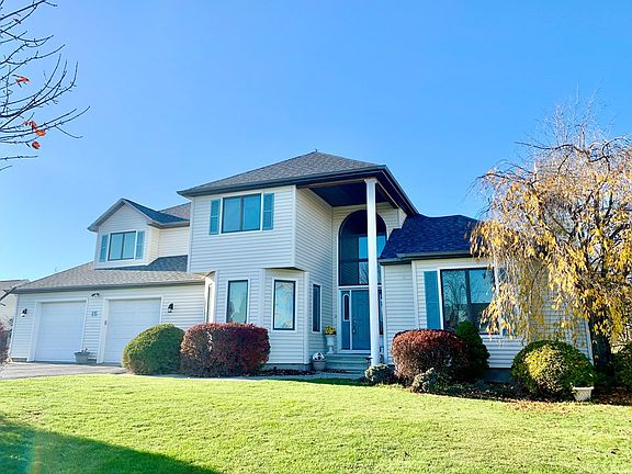 3rd image of 15 Chelsea Dr