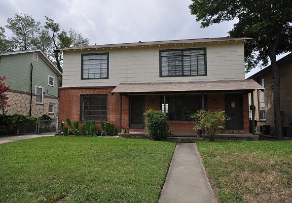 2nd image of 412 Bryn Mawr Dr
