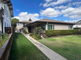 4744-4746 1/2 Marlborough Dr. %%, 4746