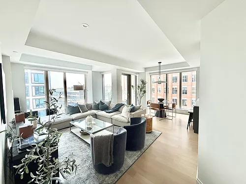135 Seaport Blvd Photo 1
