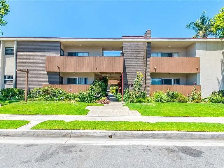 10327 Downey Ave — Photo 26