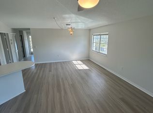 441 Quail Forest Blvd APT 400, Naples, FL 34105