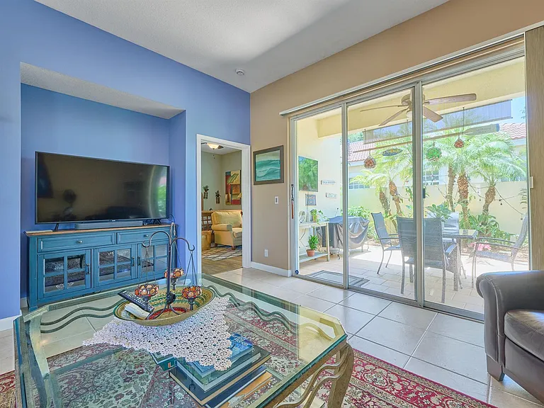 530 Commons Dr — Photo 40