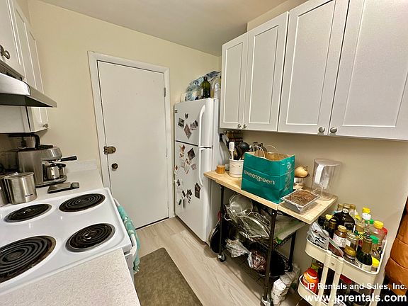 2nd image of 804 Centre St APT 7