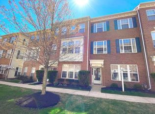 2374 Huntington Station Ct, Alexandria, VA 22303