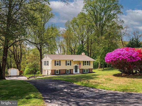 2nd image of 101 Laurelwood Dr