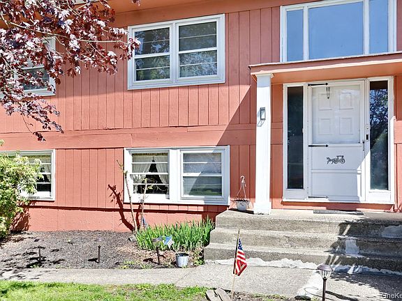 2nd image of 4 Crabapple Court