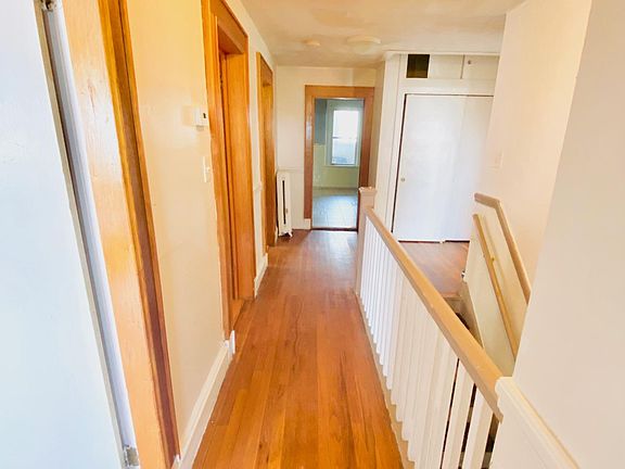 3rd image of 188 Campbell Ave #1